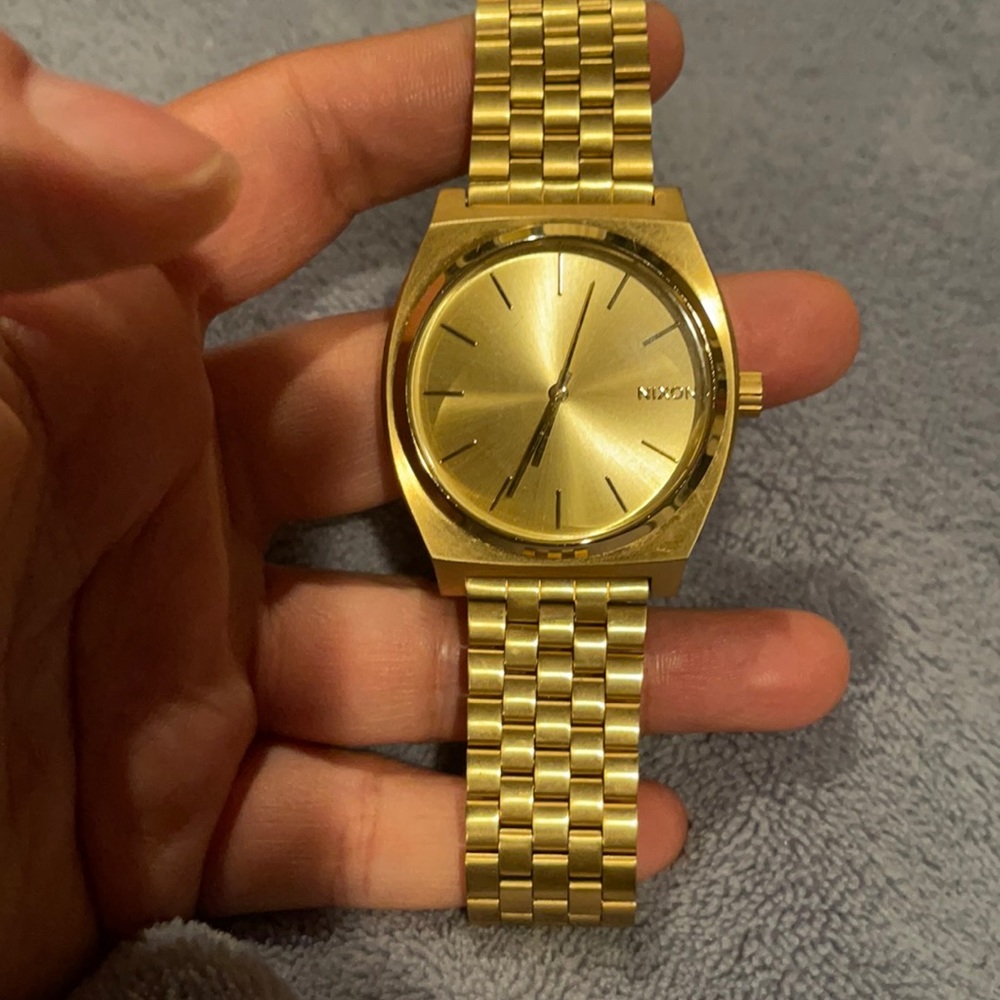 Nixon watch